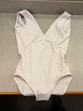 White yumiko Alicia
